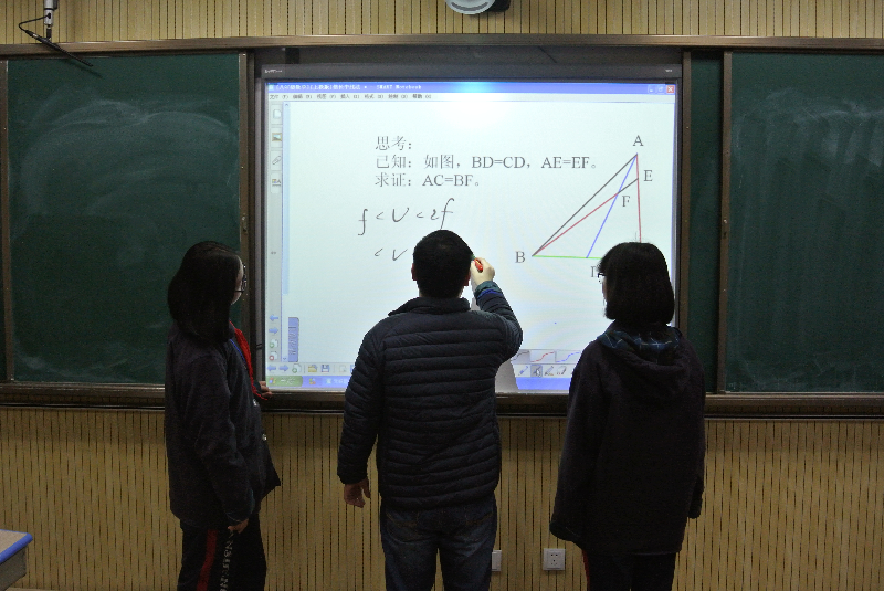 电子白板为课堂师生互动、生生互动提供了方便2