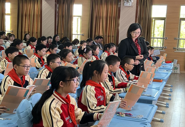 青浦区小学语文五年级基于课程标准的单元教学与评价主题教研活动在